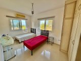 Girne Edremitte Havuzlu Sitede 2+1 Eşyalı Kiralık Daire