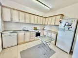 Girne Edremitte Havuzlu Sitede 2+1 Eşyalı Kiralık Daire
