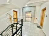 Girne Merkezde Geniş Alanlı 1+1 Satılık Daire