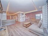Girne Merkez'de Site İçinde Geniş Teraslı Geniş Tip 2+1 Satılık Daire