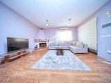 Girne Karşıyaka'da 700 m² Arsa İçinde Satılık 3+1 Villa