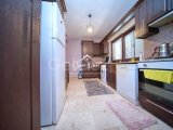 Girne Karşıyaka'da 700 m² Arsa İçinde Satılık 3+1 Villa