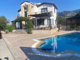 Alsancak Bölgesi Ozel Havuzlu Villa