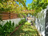 Girne Çatalköy Bölgesinde Özel Tasarımlı, Özel Havuzlu Satılık Lüks 3+1 Villa