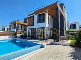 Girne Çatalköy Bölgesinde Özel Tasarımlı, Özel Havuzlu Satılık Lüks 3+1 Villa