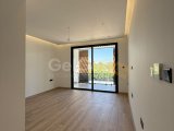 Kuzey Kıbrıs Girne Çatalköy Bölgesinde Satılık Türk Tapulu Lüks 4+1 Villa!