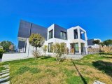 Kuzey Kıbrıs Girne Çatalköy Bölgesinde Satılık Eşyalı 3+1 Lüks Köşe Villa!