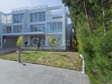 KKTC, Girne, Doğanköy'de Havuzlu, Deniz ve Dağ Manzaralı Satılık 2+1 Daire