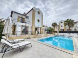Kıbrıs Girne Esentepe'de Deniz ve Dağ Manzaralı Özel 3+1 Villa