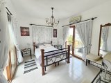 Kıbrıs Girne Esentepe'de Deniz ve Dağ Manzaralı Özel 3+1 Villa