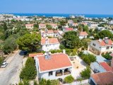 Girne Karaoğlanoğu'nda Satılık Muhteşem Bahçeli 3 Yatak Odalı Villa