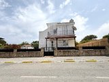 Kuzey Kıbrıs Girne Karaoğlanoğlu'nda Ana Caddeye ve Denize Yakın 3+1 Villa!