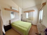 Kuzey Kıbrıs Girne Karaoğlanoğlu'nda Ana Caddeye ve Denize Yakın 3+1 Villa!