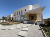 Kıbrıs Girne Karmi bölgesinde piyasanın en iyi fiyatına full deniz manzaralı satılık ultra lüks 5+1 villalar.