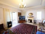 Satılık 650 m² Arsa Üzerinde Özel, Tek Katlı, Deniz ve Dağ Manzaralı, Havuzlu 3+1 Villa