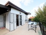 Satılık 650 m² Arsa Üzerinde Özel, Tek Katlı, Deniz ve Dağ Manzaralı, Havuzlu 3+1 Villa