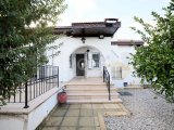Satılık 650 m² Arsa Üzerinde Özel, Tek Katlı, Deniz ve Dağ Manzaralı, Havuzlu 3+1 Villa