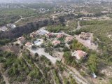 Girne Çatalköy'de Panaromik Dağ ve Deniz Manzaralı Satılık Tatil Köyü