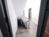 Alsancak semtinde merkezi konumda havuzlu site içerisinde satılık 1+1 daire