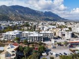 Alsancak semtinde merkezi konumda havuzlu site içerisinde satılık 1+1 daire
