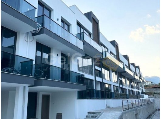 Fırsat Kıbrıs Girne Alsancak ta Taşınmaya Hazır Havuzlu Site de Peşin Fiyatına 6 Ay Taksitle 3+1 Daireler