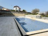Fırsat Kıbrıs Girne Alsancak ta Taşınmaya Hazır Havuzlu Site de Peşin Fiyatına 6 Ay Taksitle 3+1 Daireler