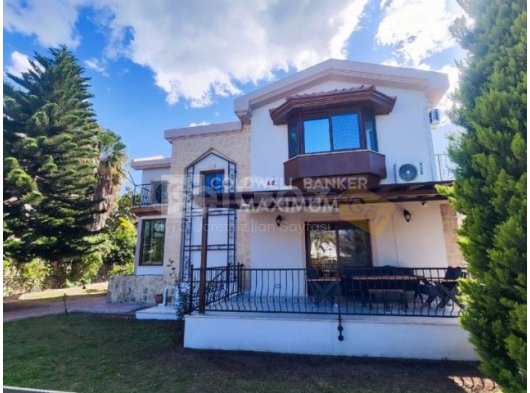 Girne Bellapais Bölgesinde Özel Havuzlu ve Peyzajlı Kiralık 4+1 Villa