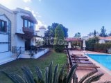 Girne Bellapais Bölgesinde Özel Havuzlu ve Peyzajlı Kiralık 4+1 Villa