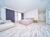 Girne Bellapais Bölgesinde Yüzme Havuzlu Kiralık Tripleks, 5+2, Özel Tasarım Lüks Villa