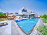 Girne Bellapais Bölgesinde Yüzme Havuzlu Kiralık Tripleks, 5+2, Özel Tasarım Lüks Villa