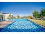 Girne Bellapais Bölgesinde Özel Tasarım Triplex, Kesilmez Deniz Manzaralı Kiralık Lüks Villa