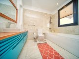 Girne Bellapais Bölgesinde Özel Tasarım Triplex, Kesilmez Deniz Manzaralı Kiralık Lüks Villa