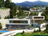 Kıbrıs Girne Bellapais te Türk Tapulu Ful Deniz Manzaralı Ultra Lüks Satılık 4+1 Villalar
