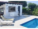 Girne Çatalköy'de Özel Havuzlu ve Peyzajlı Kiralık 4+1 Villa