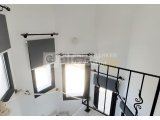 Girne Çatalköy'de Özel Havuzlu ve Peyzajlı Kiralık 4+1 Villa