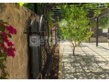 Girne Çatalköy'de Özel Havuzlu ve Peyzajlı Kiralık 4+1 Villa