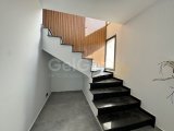 Kıbrıs Girne Çatalköy Bölgesinde Özel Yüzme Havuzlu 4+1 Lüks Modern Satılık Villalar