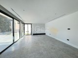 Kıbrıs Girne Çatalköy Bölgesinde Özel Yüzme Havuzlu 4+1 Lüks Modern Satılık Villalar