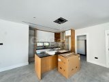 Kıbrıs Girne Çatalköy Bölgesinde Özel Yüzme Havuzlu 4+1 Lüks Modern Satılık Villalar
