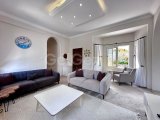KKTC, Girne, Çatalköy'de Yüzme Havuzu ve Geniş Bahçeli Satılık Özel Villa