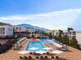 Kıbrıs Girne Esentepe de Denize 250 metre Benzersiz Ödeme Planlı 1+1 Penthouse Dublex Daireler