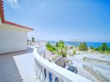 Kıbrıs Girne Esentepe'de Satılık Ful Deniz Manzaralı 4+1 Havuzlu Villa