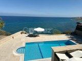 Kıbrıs Girne Esentepe de Denize Sıfır Ful Deniz Manzaralı Satılık Muhteşem 4+1 Villa