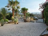 Kıbrıs Girne Esentepe de Denize Sıfır Ful Deniz Manzaralı Satılık Muhteşem 4+1 Villa
