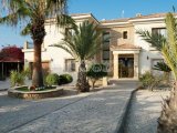 Kıbrıs Girne Esentepe de Denize Sıfır Ful Deniz Manzaralı Satılık Muhteşem 4+1 Villa