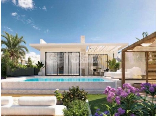 Kıbrıs Girne Esentepe de Ful Deniz Manzaralı Havuzlu Tek Katlı Villa