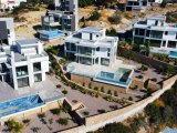 Esentepe - Girne, Eşsiz Deniz ve Dağ Manzaralı Özel Tasarım Lüks 4+1 Satılık Villa