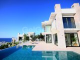 Esentepe - Girne, Eşsiz Deniz ve Dağ Manzaralı Özel Tasarım Lüks 4+1 Satılık Villa