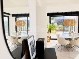 Esentepe - Girne, Eşsiz Deniz ve Dağ Manzaralı Özel Tasarım Lüks 4+1 Satılık Villa