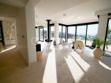 Esentepe - Girne, Eşsiz Deniz ve Dağ Manzaralı Özel Tasarım Lüks 4+1 Satılık Villa